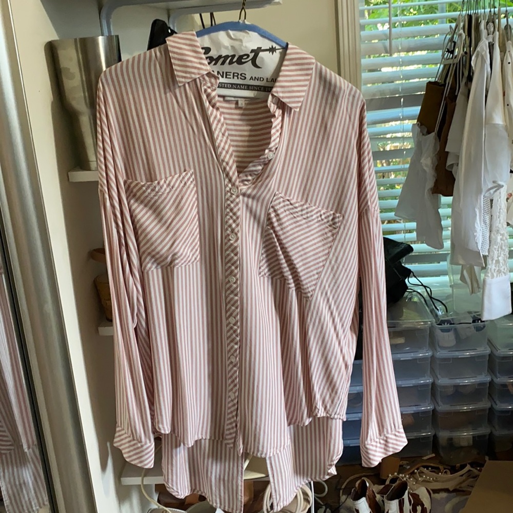 1 State Button Down